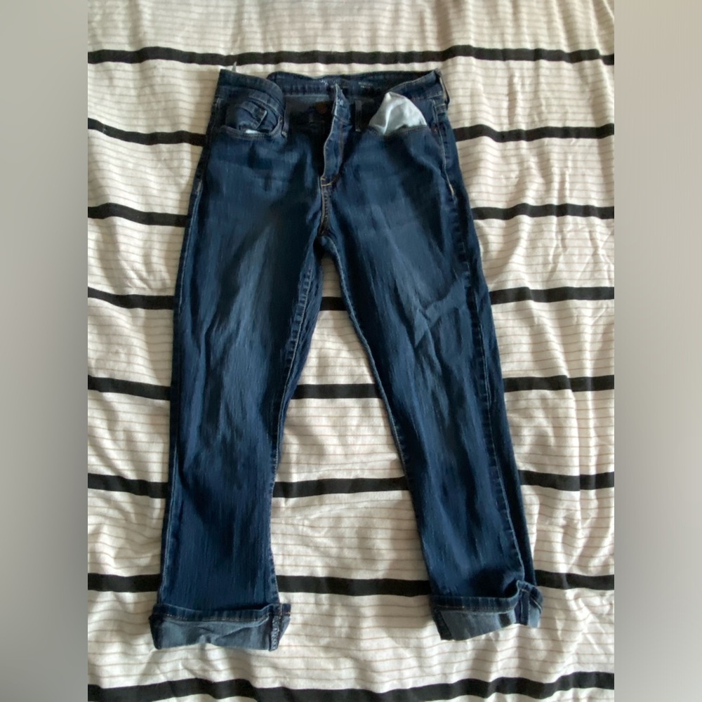 Levi Capris